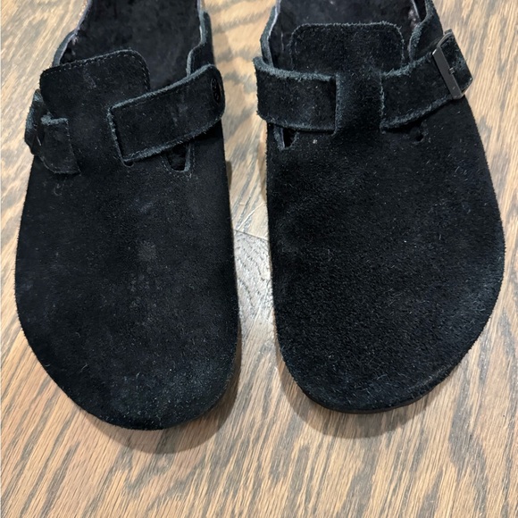 Birkenstock Boston Shearling Clogs in black. Size 44 - Picture 6 of 6